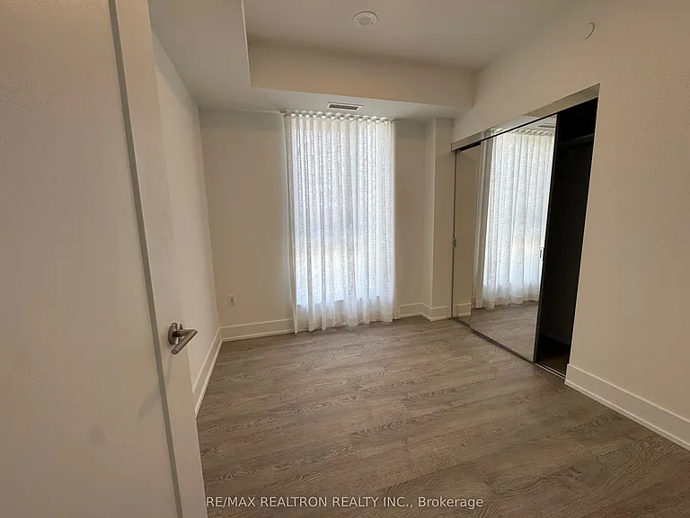 858 Dupont St #624 — Photo 11