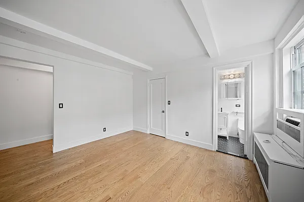 Rented by Vector New York, LLC | media 27