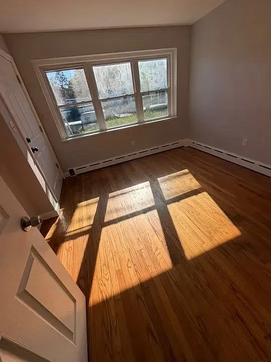 810 18th Ave — Photo 3