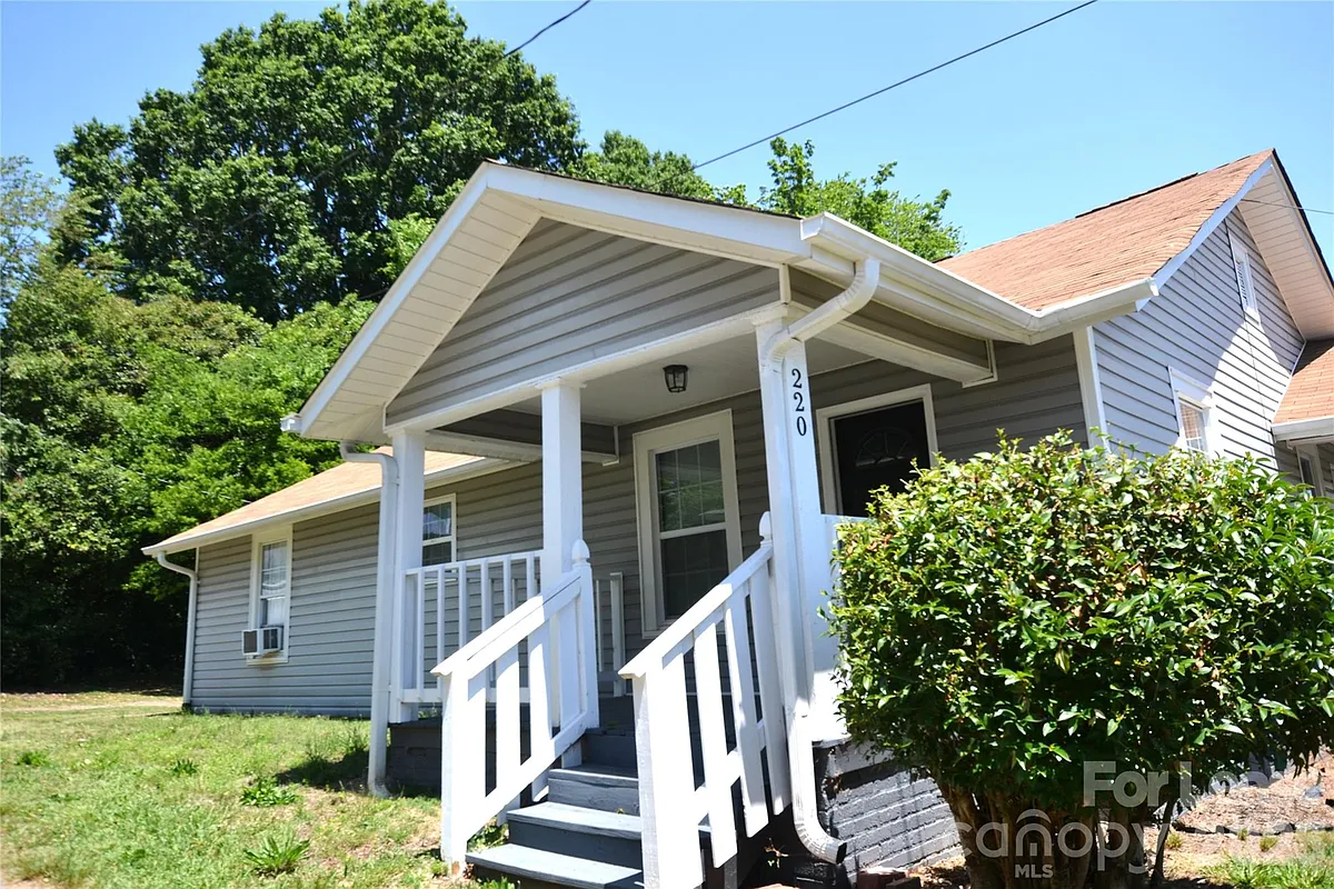 Building Photo - 220 Odell Dr NW