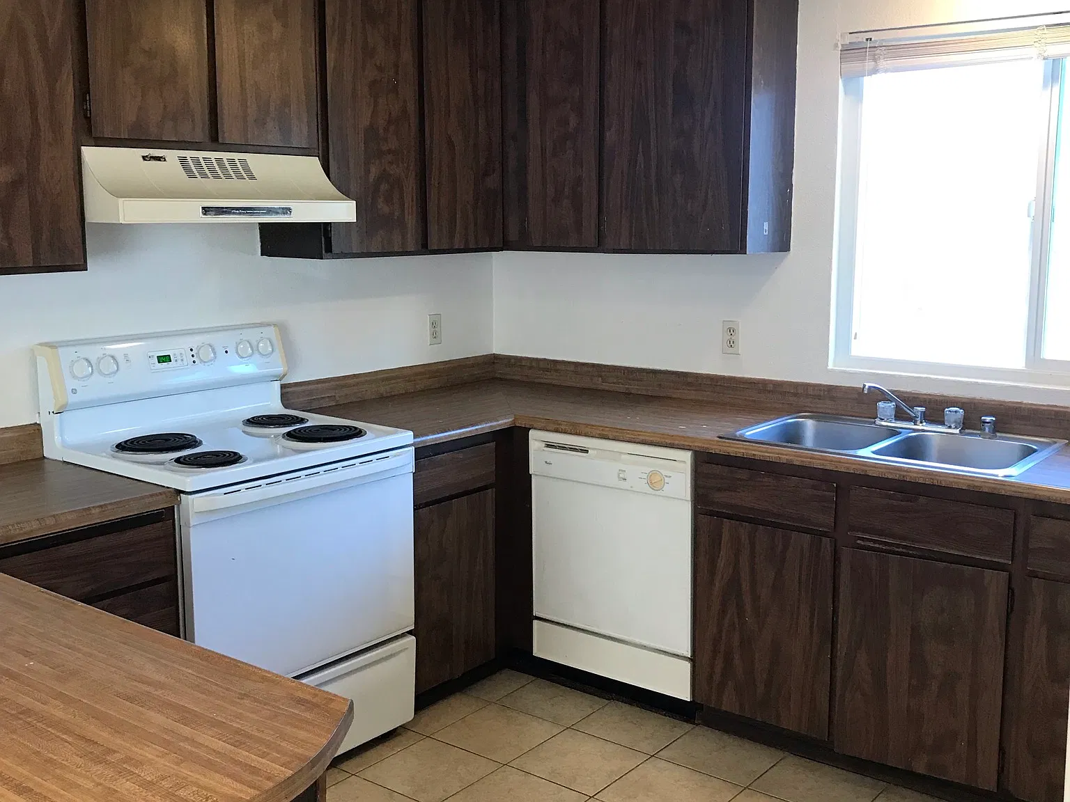 2 bed, 850 sqft, $1,545 — Photo 4