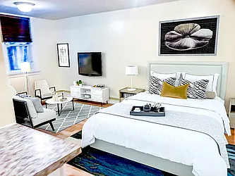 Rented by R New York