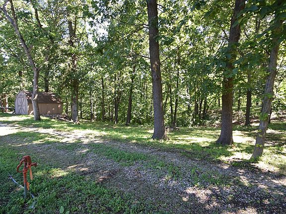 2nd image of 17222 Hickory Ct