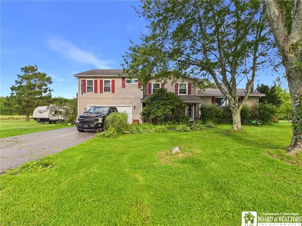 9911 Miller Rd, Fredonia, NY 14063