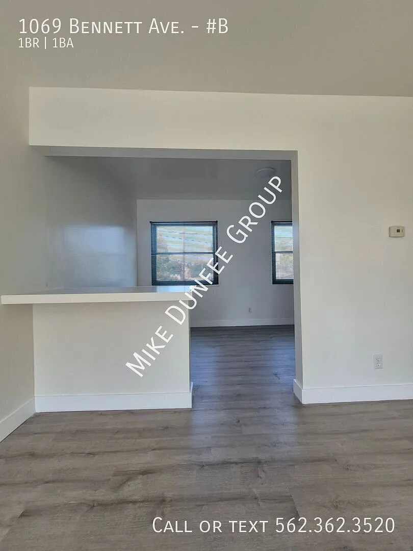 Charming Upstairs 1-Bedroom Apartment — Photo 3