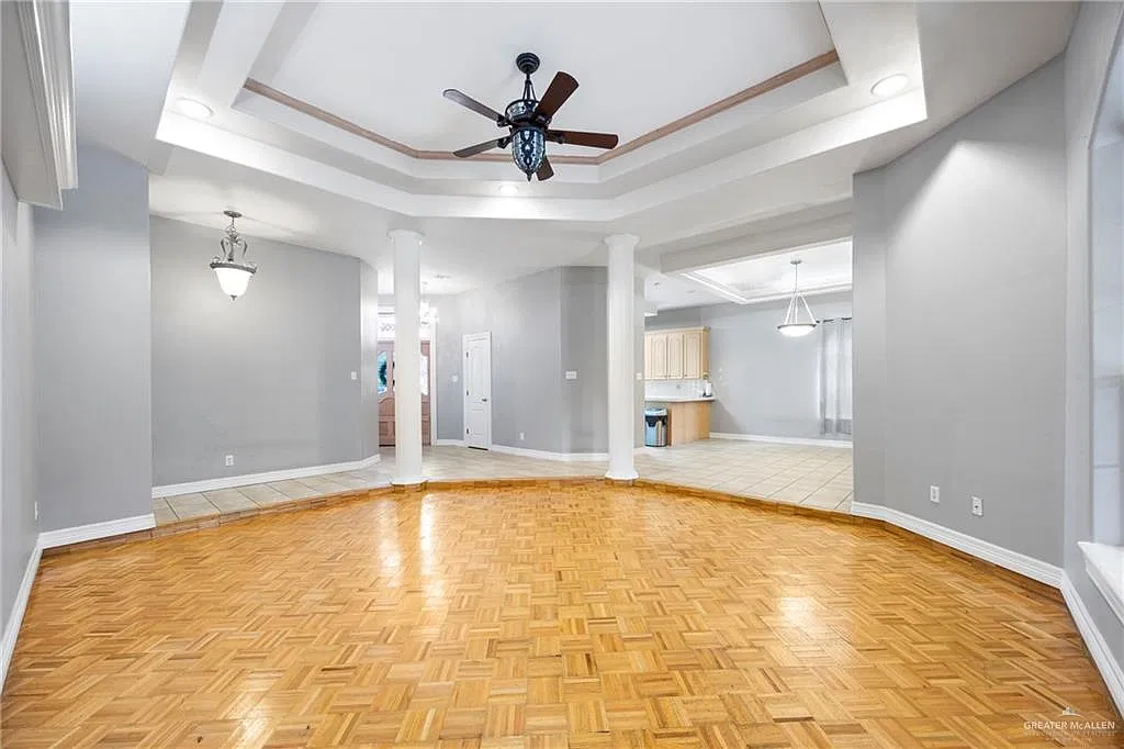 3 bed, 2.5 bath, 2011 sqft, $2,100 — Photo 4