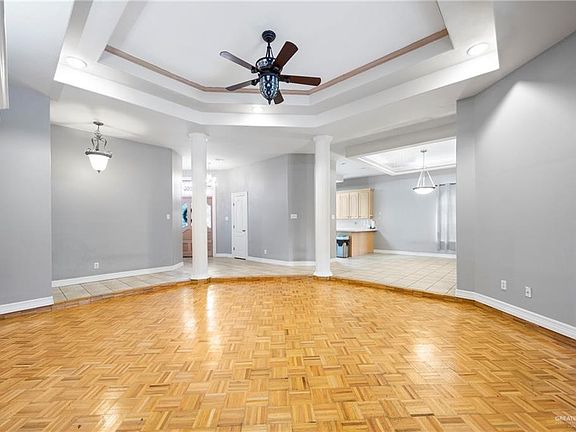 5th image of 2208 Lawndale Rd