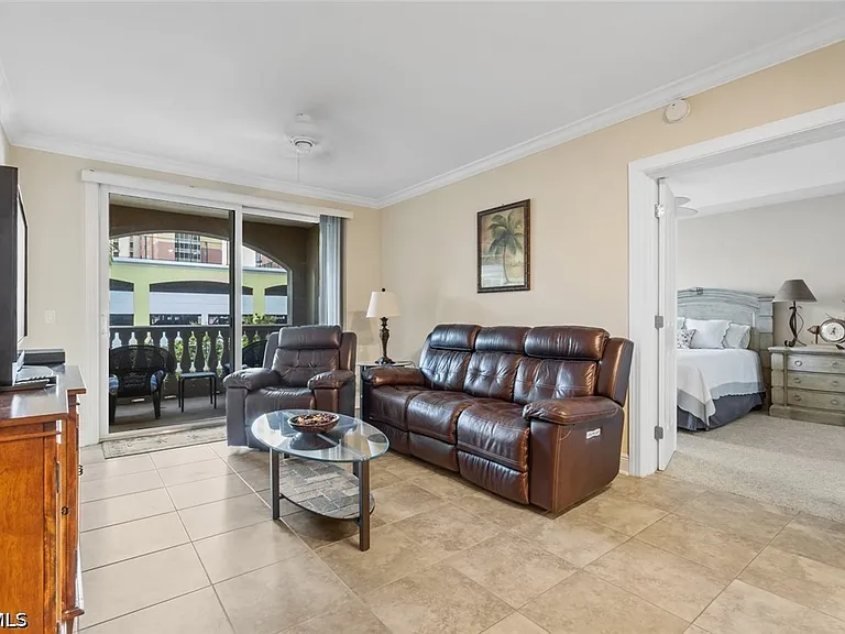 2825 Palm Beach Blvd #203 — Photo 3