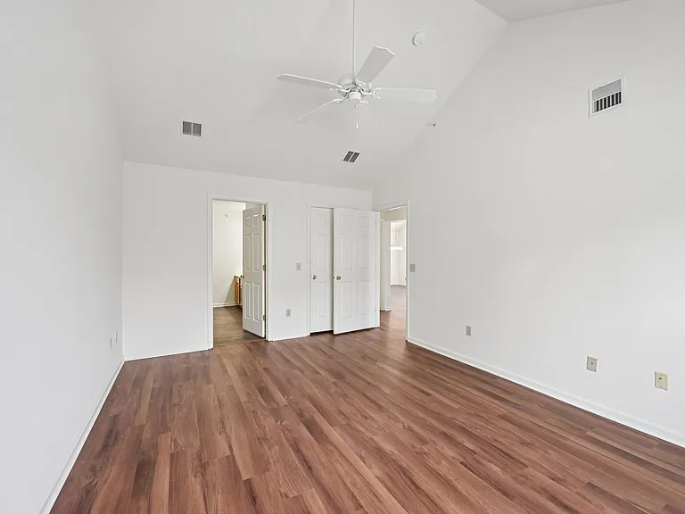 Spring Creek Apartments — Photo 69