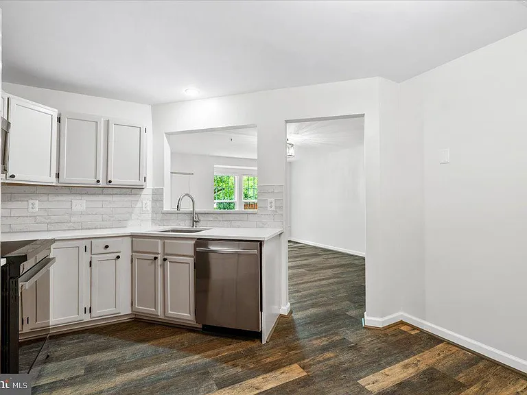 5227 Regal Ct — Photo 11