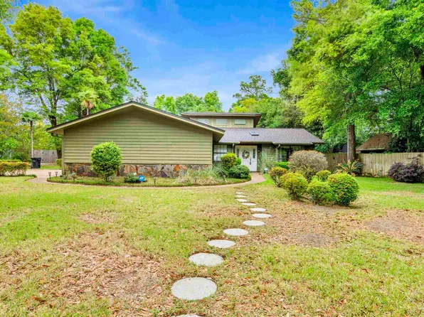 1040 Dunmire St, Pensacola, FL 32504