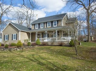 4 Coach Lantern Dr, Hopewell Junction, NY 12533