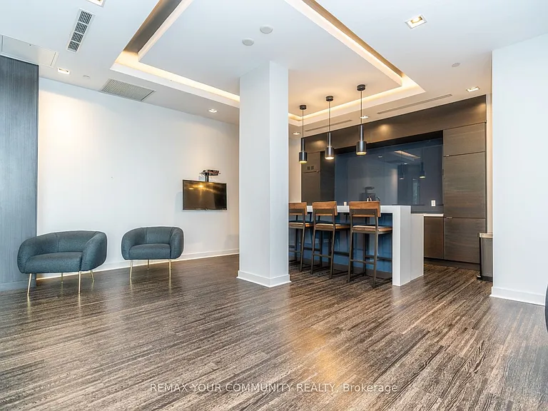 65 Oneida Cres #1206 — Photo 46
