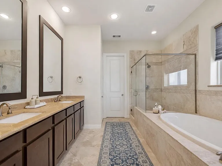 705 Delano St — Photo 29