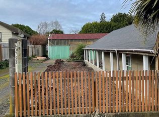 63752 Mullen Rd, Coos Bay, OR 97420