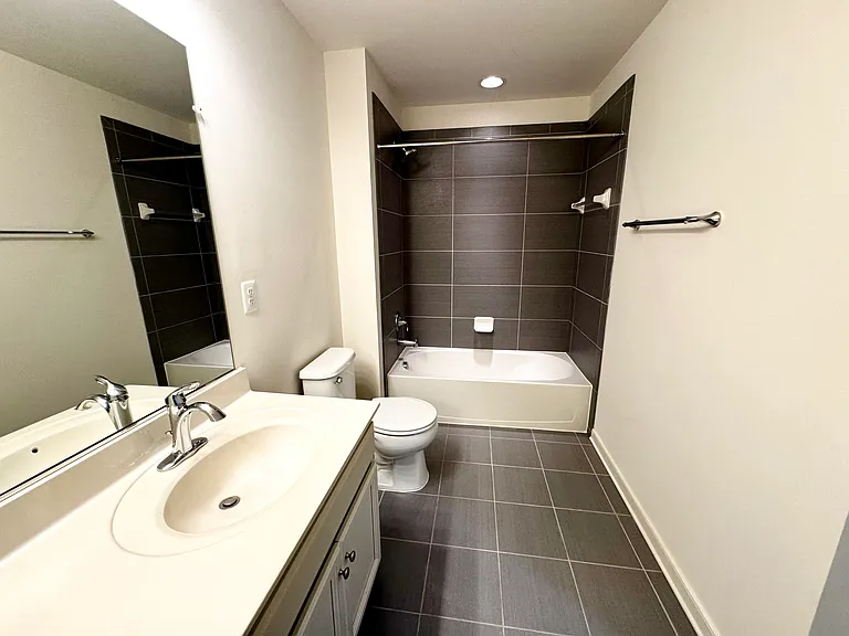 661 E Church St #B — Photo 22