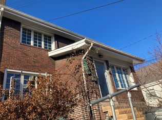 5715 Munhall Rd, Pittsburgh, PA 15217