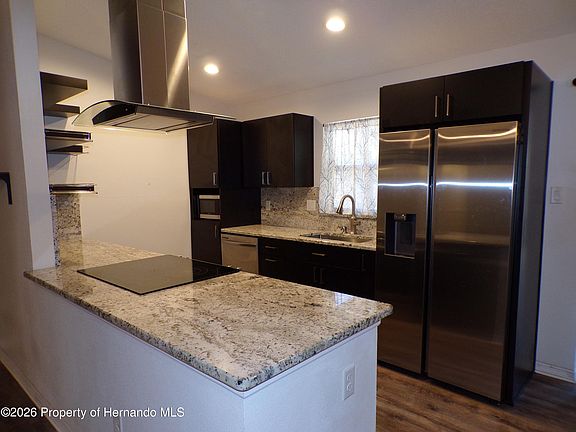 3rd image of 10001 Elgin Blvd