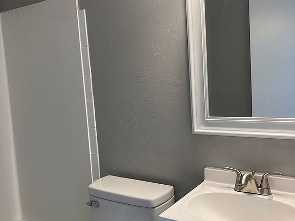 4th image of 128 Stamm Ave #11379954