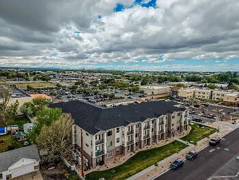 2 bed, 2.0 bath, 969 sqft, $1,345 — Photo 3