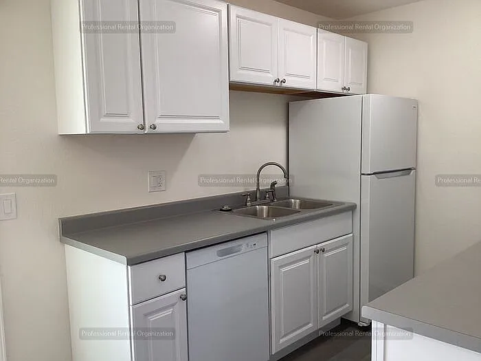 445 S E St #17 — Photo 8