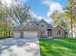 16069 Forest Ln, Findlay, OH 45840