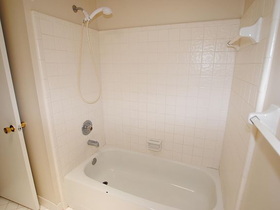 5th image of 12744 Gathering Oaks Dr