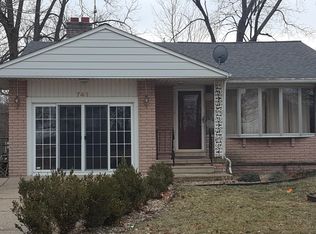 741 Menominee Rd, Pontiac, MI 48341