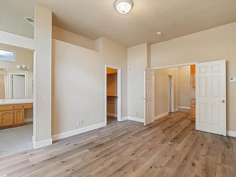 8862 Laguna Star Dr — Photo 18