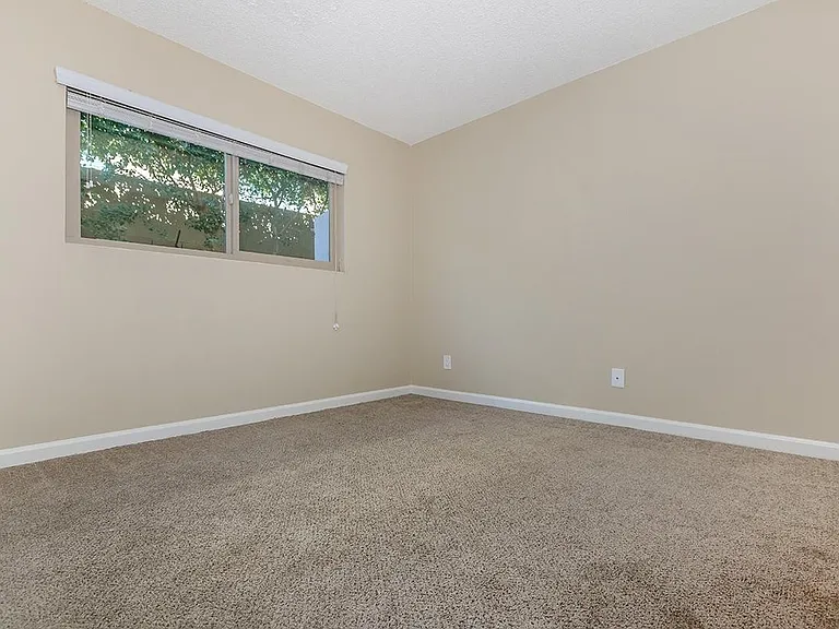 Fresno Terrace — Photo 9