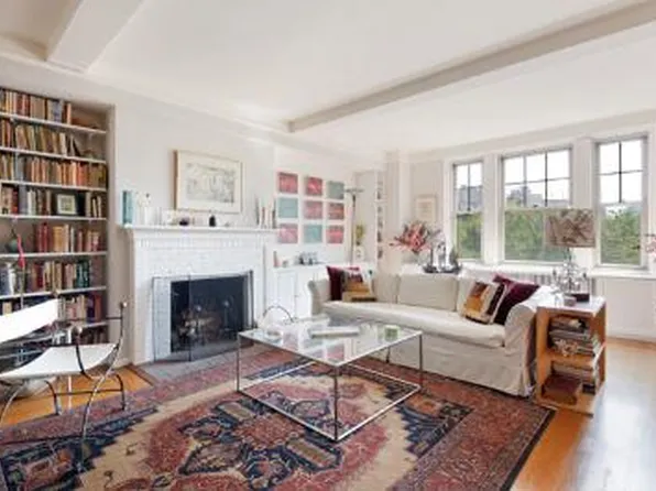 299 West 12th Street image 1 of 8