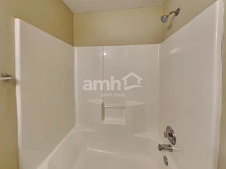 930 W Oaks Dr — Photo 15
