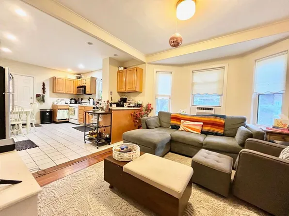 61 Franklin St #193, Brookline, MA 02445