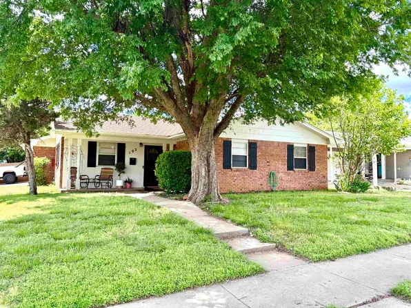 103 Spruce Dr, Woodward, OK 73801