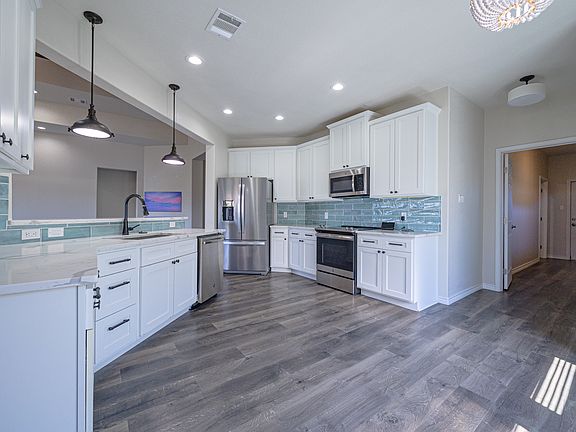 4th image of 30 Peets Bend Dr