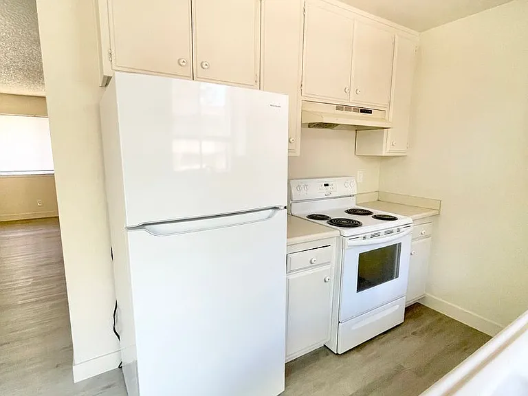 1112 Orchard Street — Photo 3
