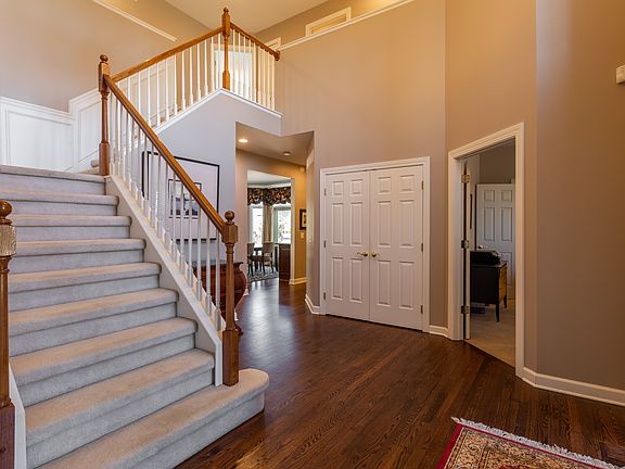 3rd image of 47281 Sunnybrook Ln