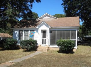 810 Spring St, Springhill, LA 71075