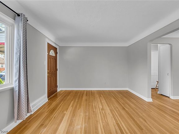 4th image of 14721 Harley Ave