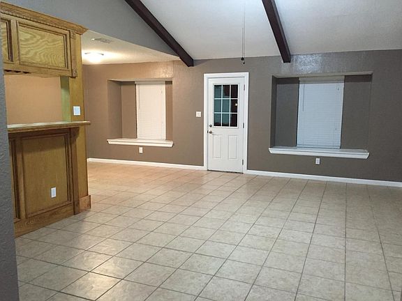 5th image of 509 W Iris Ave