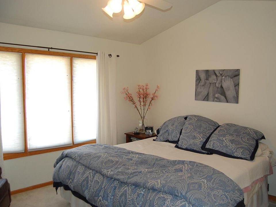 2nd image of 1404 SE Rio Dr