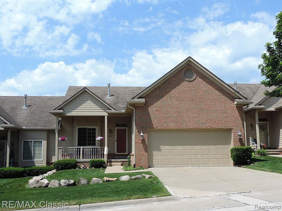 1st image of 687 Cliffside Dr