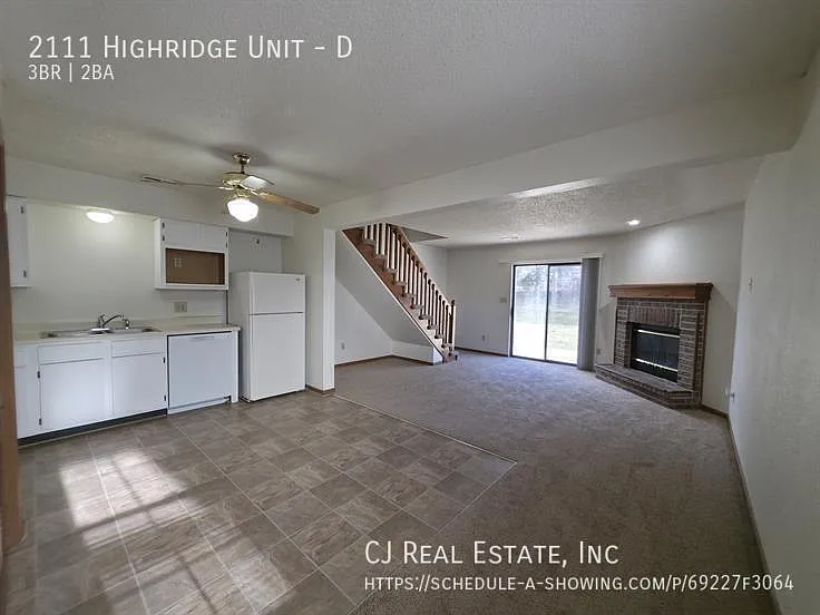 3 bed, 1.5 bath, $1,295 — Photo 2