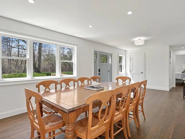 1286 Millstone Rd — Photo 3