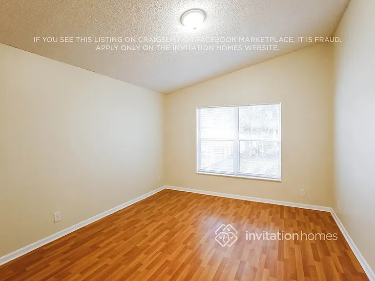 4912 SW 32nd Way — Photo 9