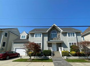 812 N Harvard Ave, Ventnor, NJ 08406