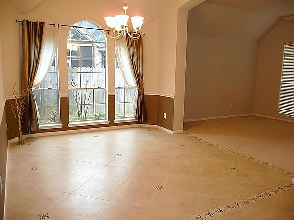 5th image of 4403 Trailwood Dr