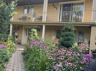 541 Yale St, Barrington, IL 60010
