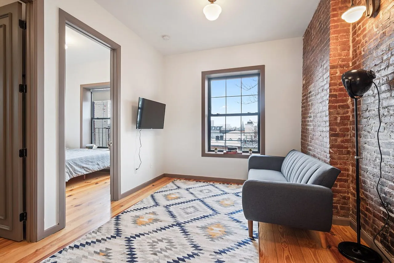 Trendy Private ROOM in Harlem — Photo 4