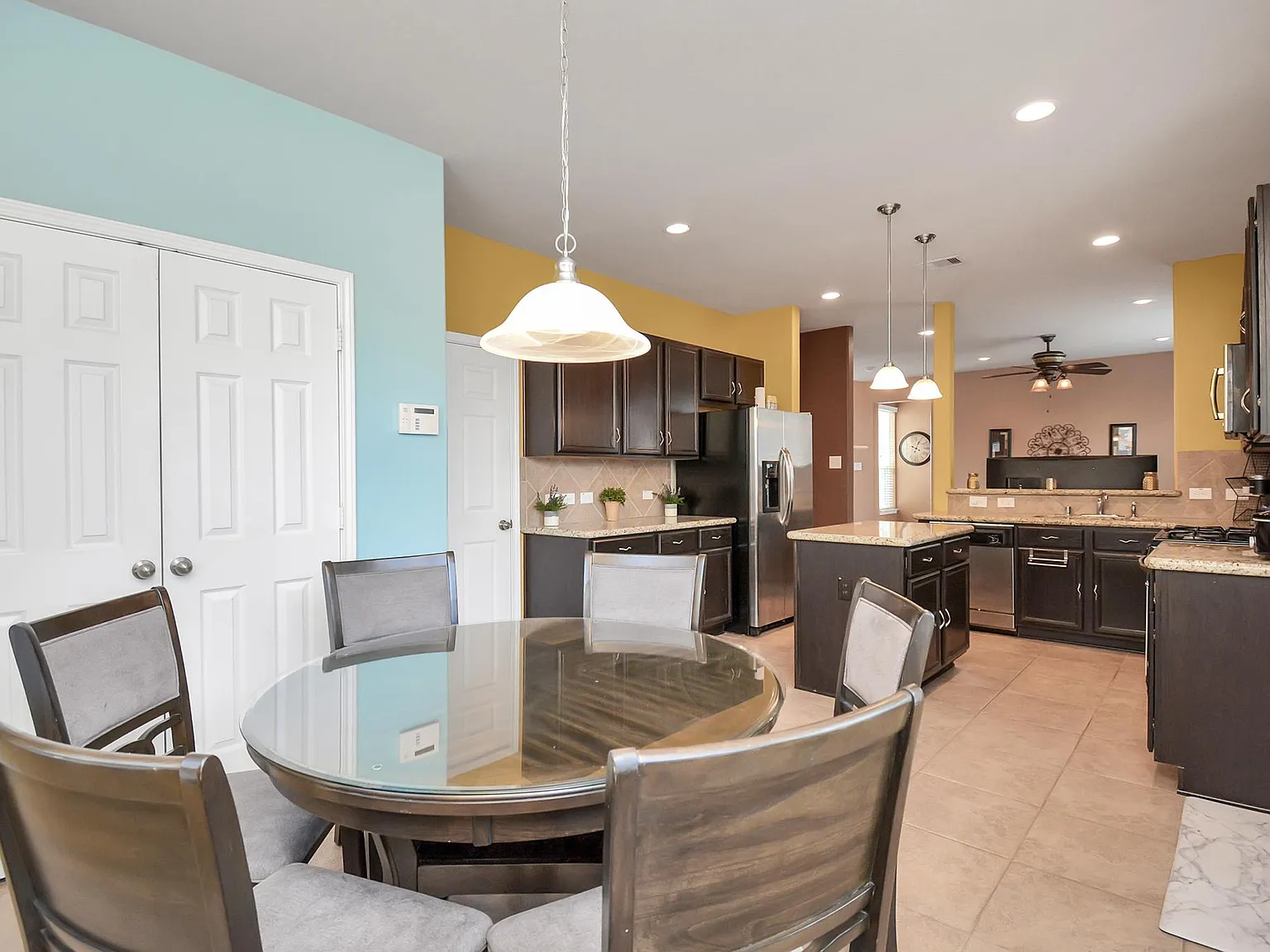 3 bed, 3.5 bath, 2082 sqft, $2,399 — Photo 3